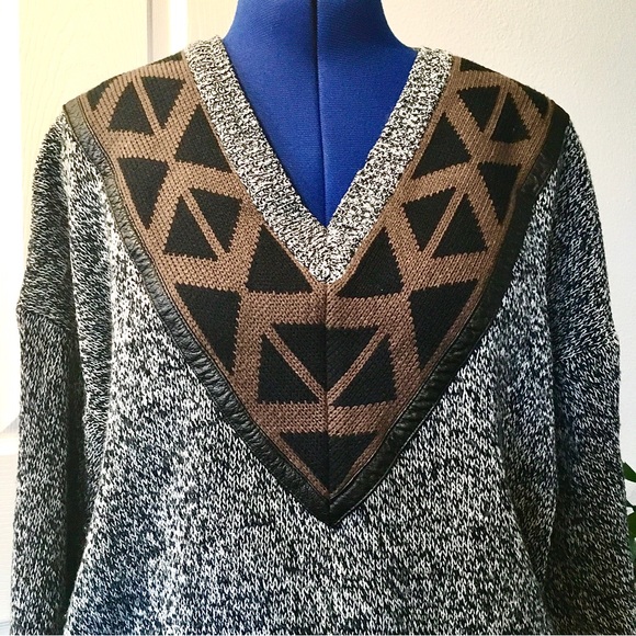 Sale🌟VTG URBAN WORKS Sweater - Picture 3 of 15